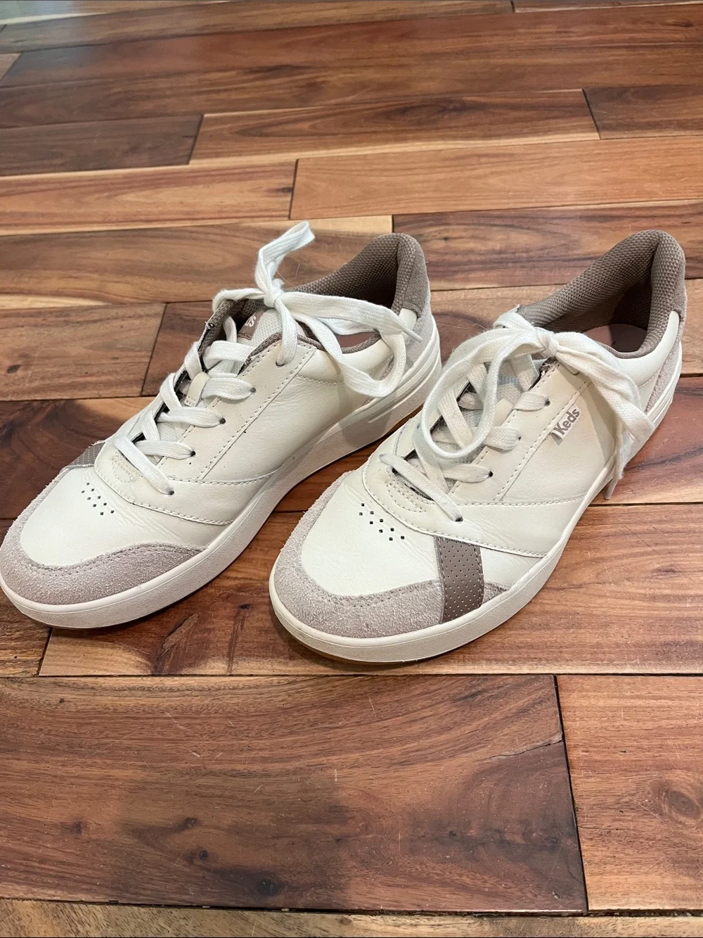 Keds Women’s Cream & Taupe Low-Top Sneakers - Picture 1 of 3